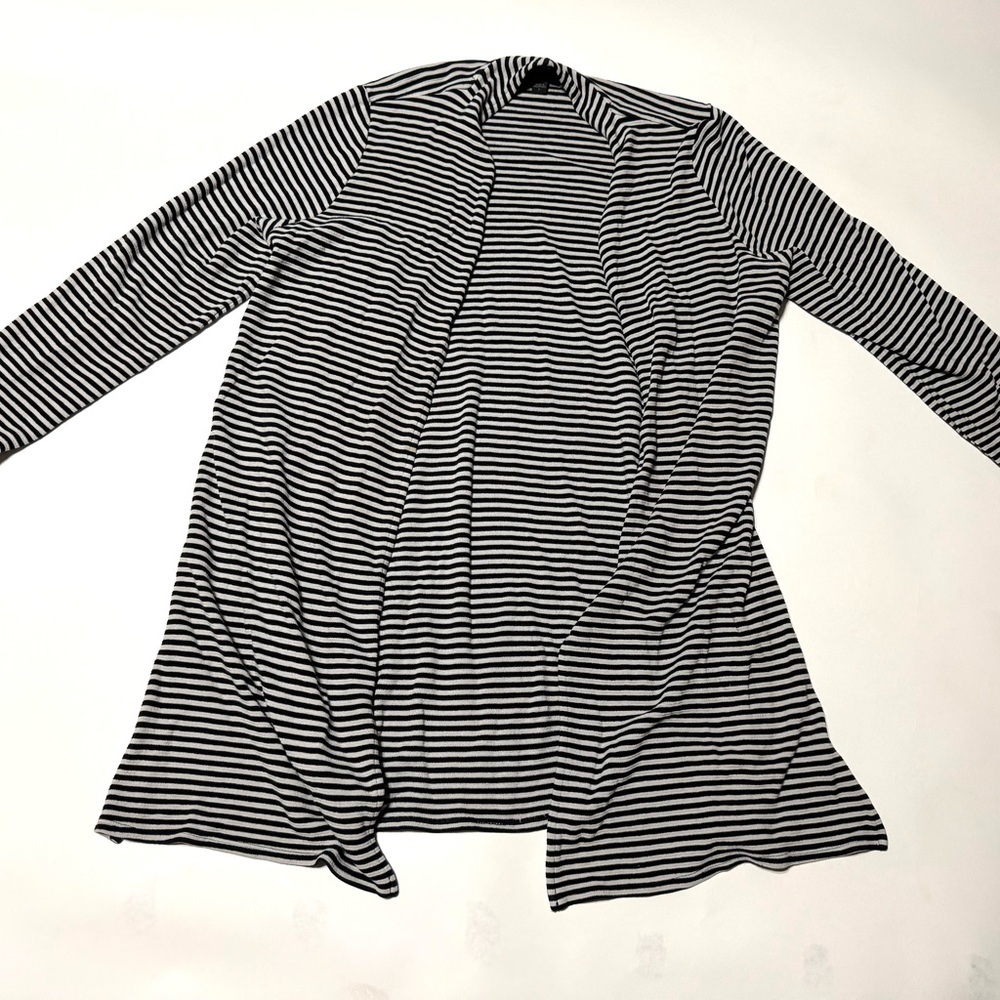 J. Jill Black and White Striped Women’s Cardigan Size L great for everyday wear